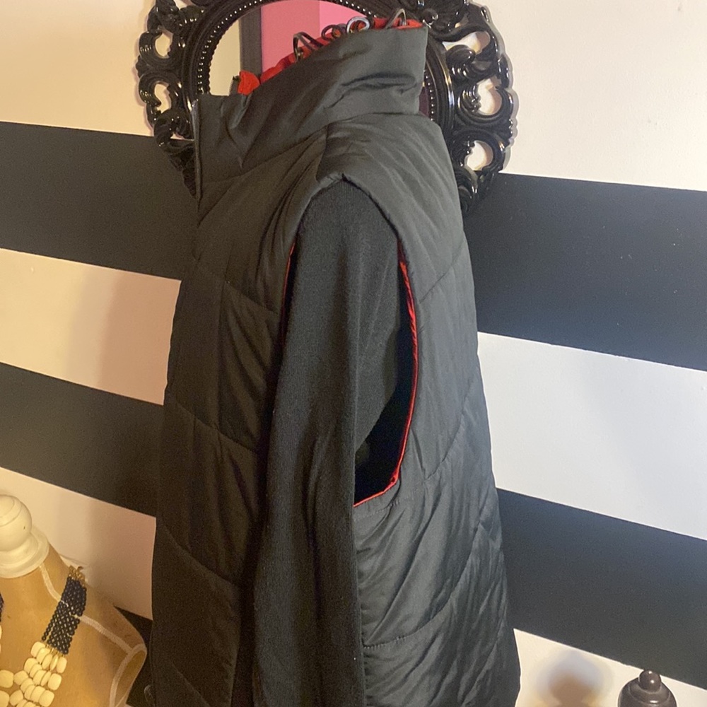 Vest - Picture 2 of 4